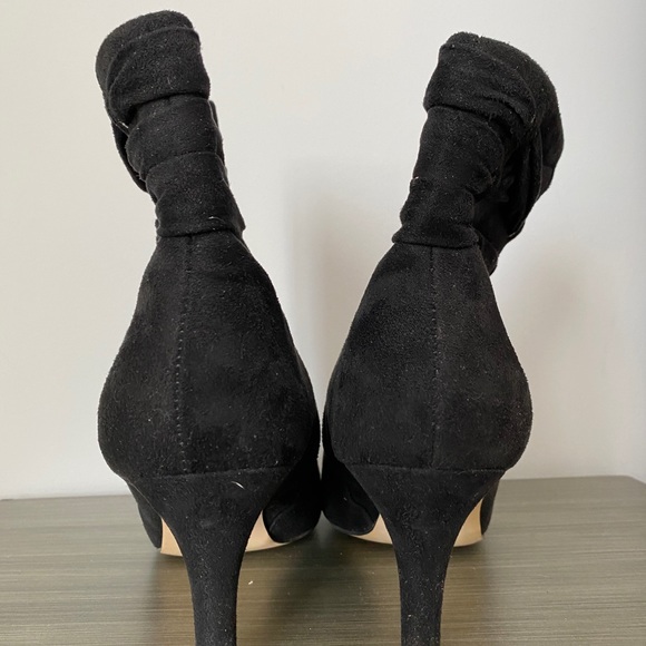 Black suede booties - Picture 4 of 6